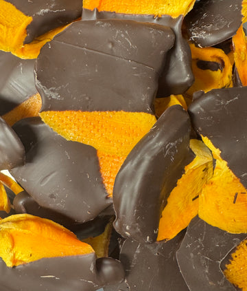 Gedroogde kaki met pure chocolade